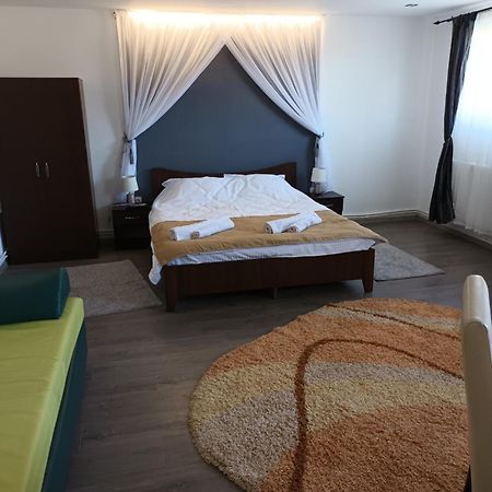Casa Mary Mar Hotel Tirgu Ocna Ngoại thất bức ảnh